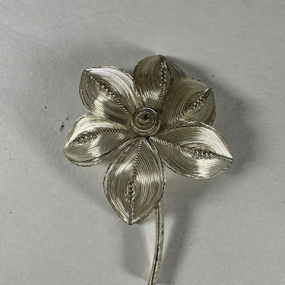 Silver Wire Mesh Six Leaf Flower - Picture 1 of 10